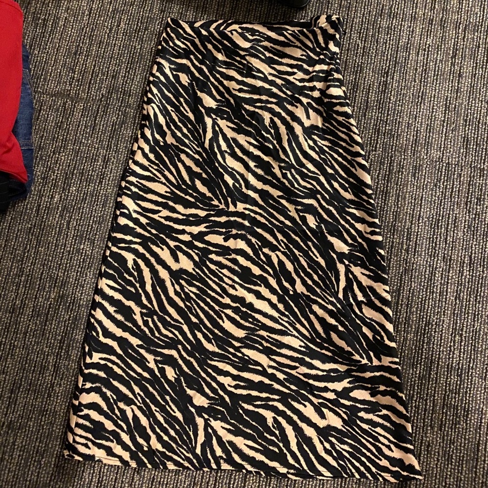 Satin skirt